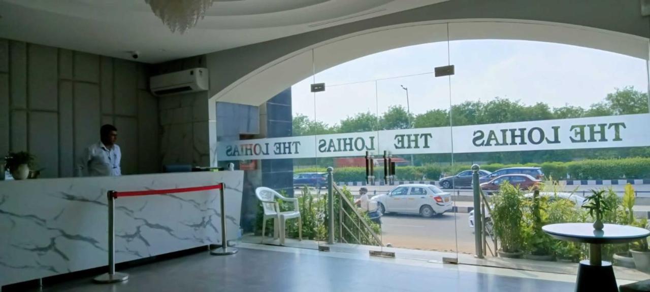 Hotel Lohias Delhi Airport Нью-Дели Экстерьер фото