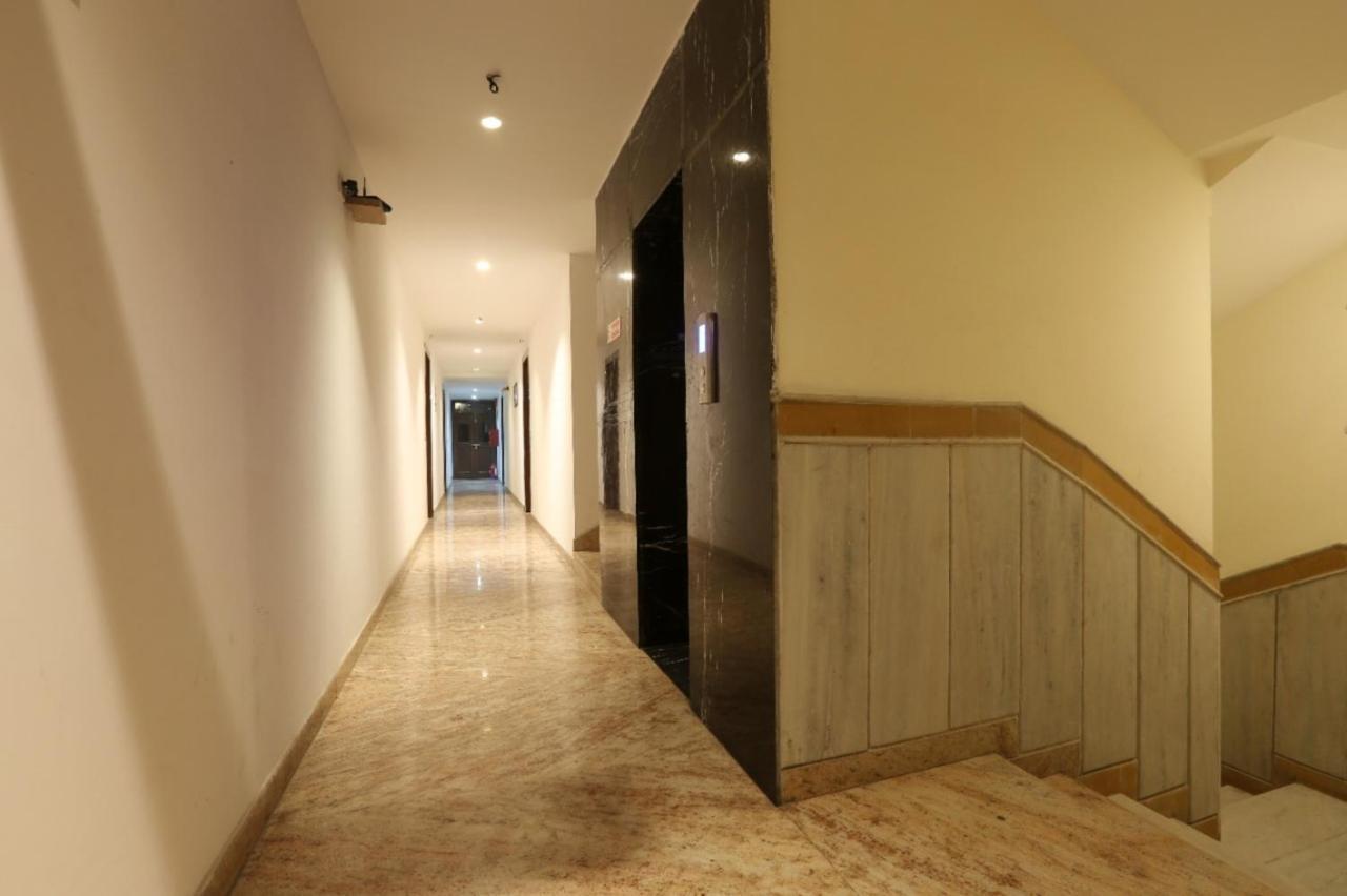 Hotel Lohias Delhi Airport Нью-Дели Экстерьер фото
